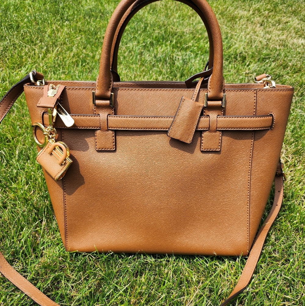 Michael Kors Brown Leather Tote Bag with purse charm - Picture 4 of 9
